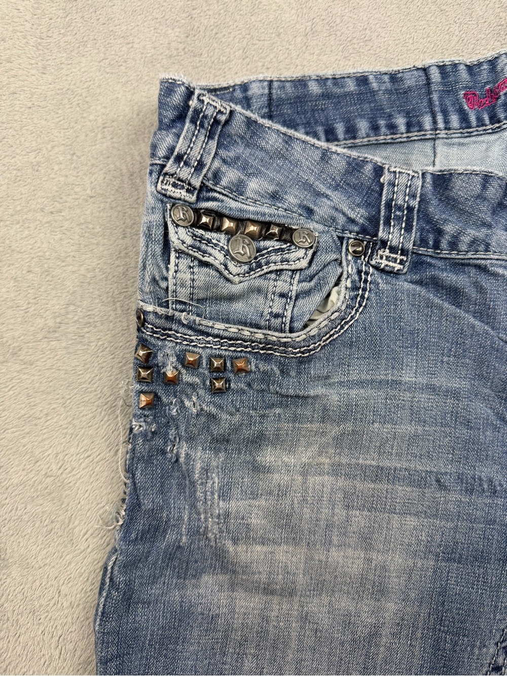 Rock n roll studded jeans - Picture 2 of 11